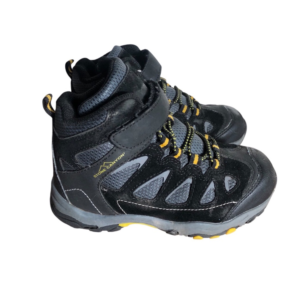 Stone Canyon boys hiking boots Size 14